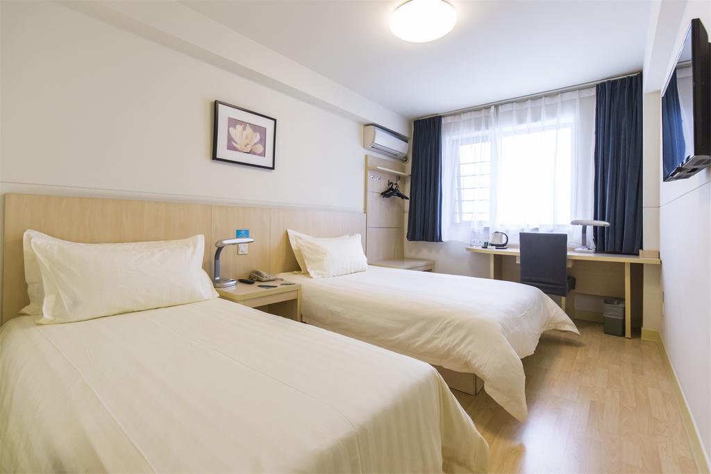 Jinjiang Inn - Shanghai Everbright Convention & Exhibition Center Экстерьер фото